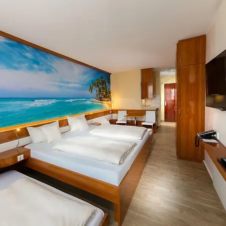 Victory Gaestehaus Therme מלון 3*