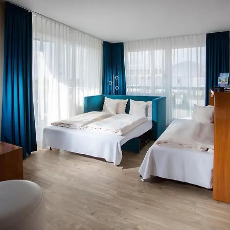 מלון Victory Gaestehaus Therme 3*